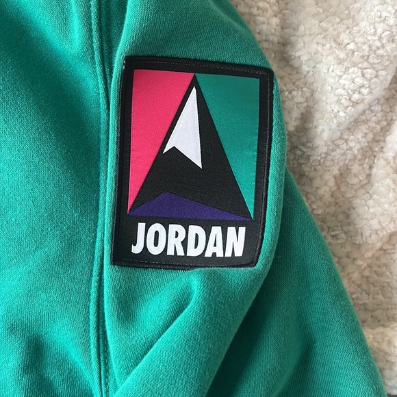 Jordan Mountain Crewneck - Picture 2 of 4